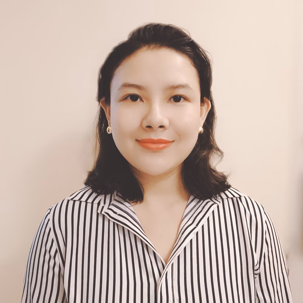 Portrait of Natasha, a freelance Webflow designer and developer who builds custom, conversion-focused websites