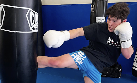 Muay Thai Kickboxing