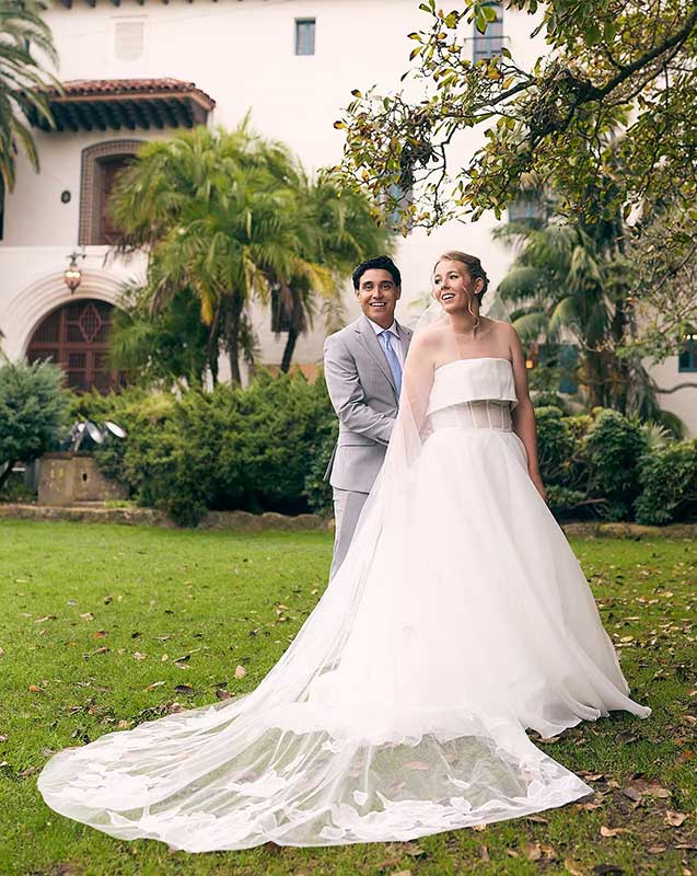 Elopement photos in the Santa Barbara Courthouse Sunken Gardens
