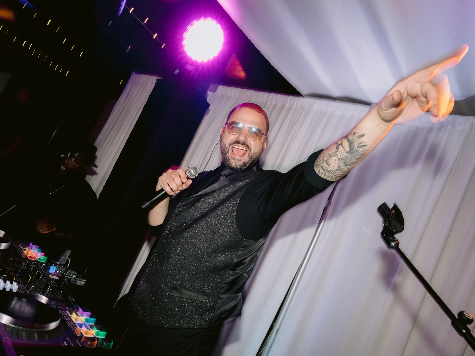 DJ Dean Michaels performing live