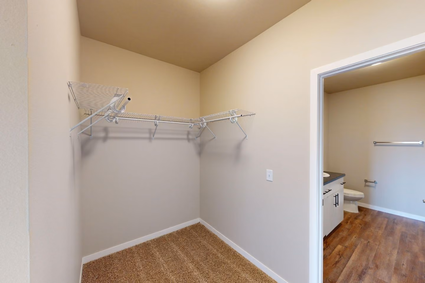 Marion Crossing Apartments interior photo