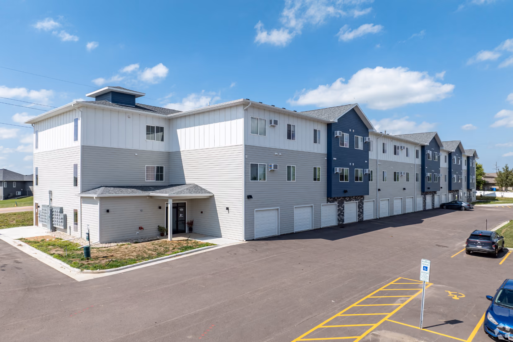 Marion Crossing Apartments exterior building