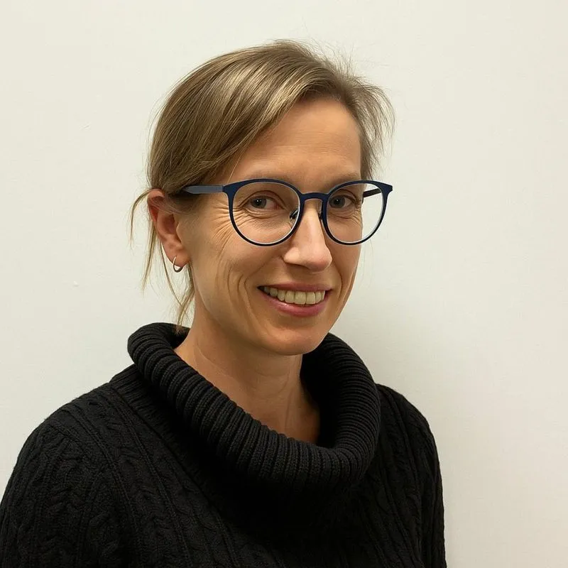 Eye care specialist at Toronto Vision Therapy and Optometry, North York