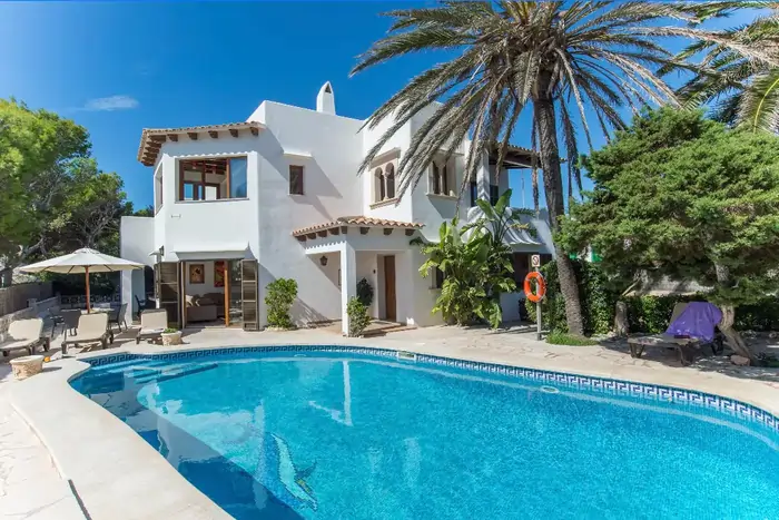 a picture of a villa in cala dor