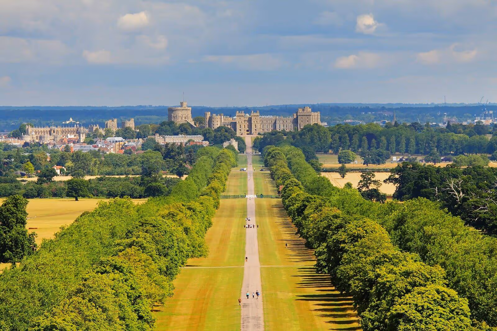 The Long Walk to Windsor Castle, where Maxamy provides mobile car servicing and repairs