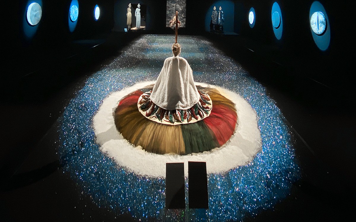 10 art spaces in Nguyen Cong Tri's "The Block of Silence" exhibition: Overwhelming, magnificent, and meticulously crafted