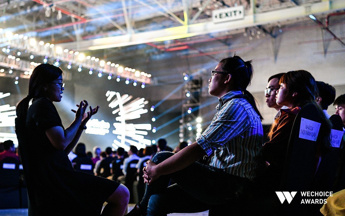 The "house of youth" and the "Thanh Xuan bus" arrive at WeChoice Awards 2018 Gala