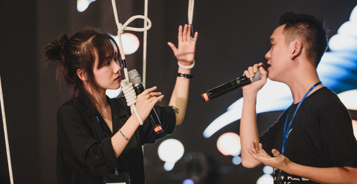 Phuong Ly plays a "puppet" in a collaboration performance with JustaTee at WeChoice Awards Gala, and what else was special?