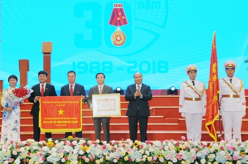 Prime Minister Nguyen Xuan Phuc attends 30th anniversary ceremony of Vietnam Joint Stock Commercial Bank for Industry and Trade