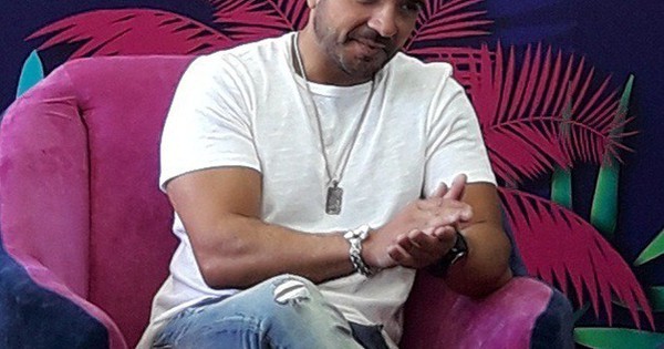 Billion-view hit "Despacito" creator arrives in Da Nang to perform