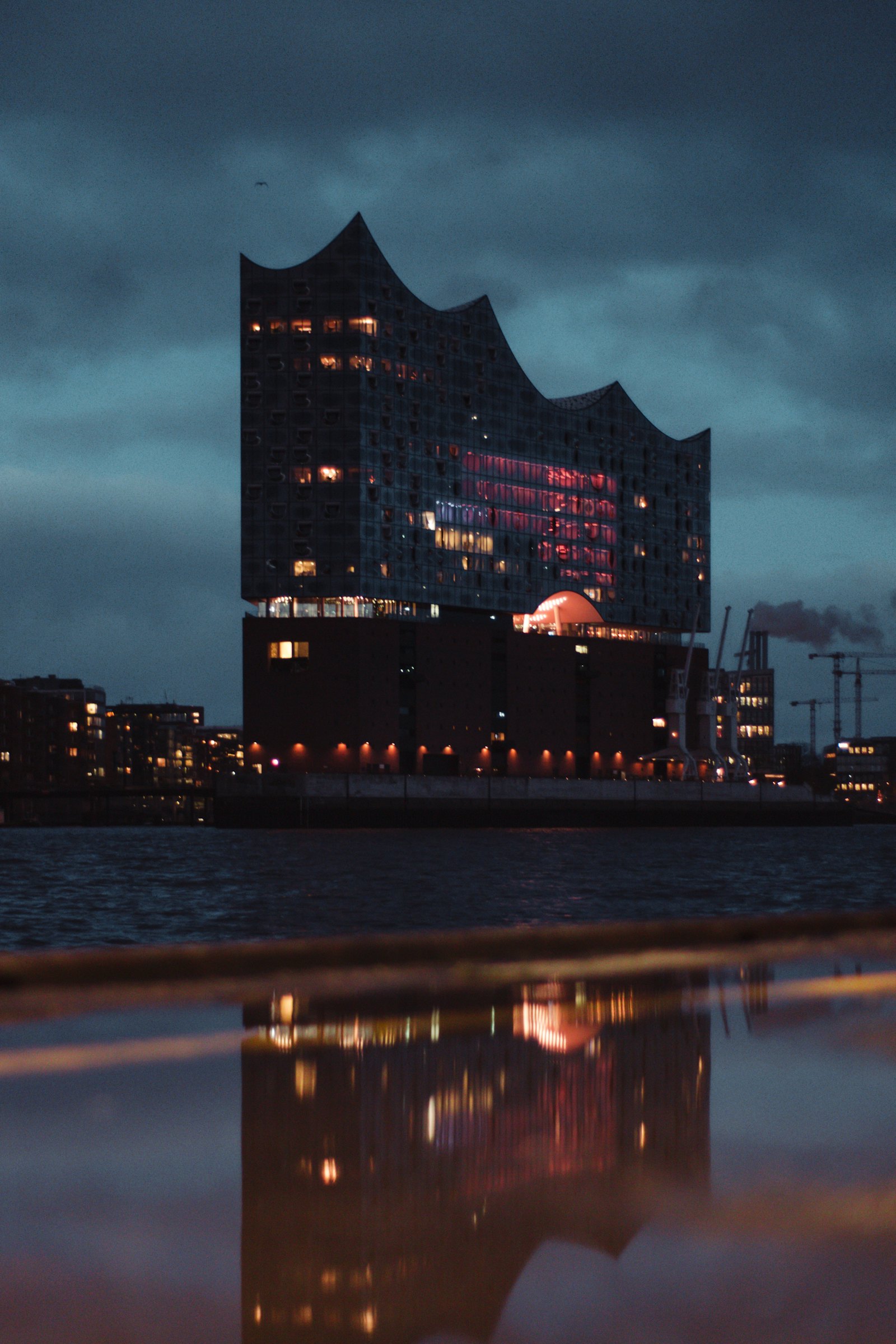 Elbphilharmonie and Hamburg harbour skyline at night