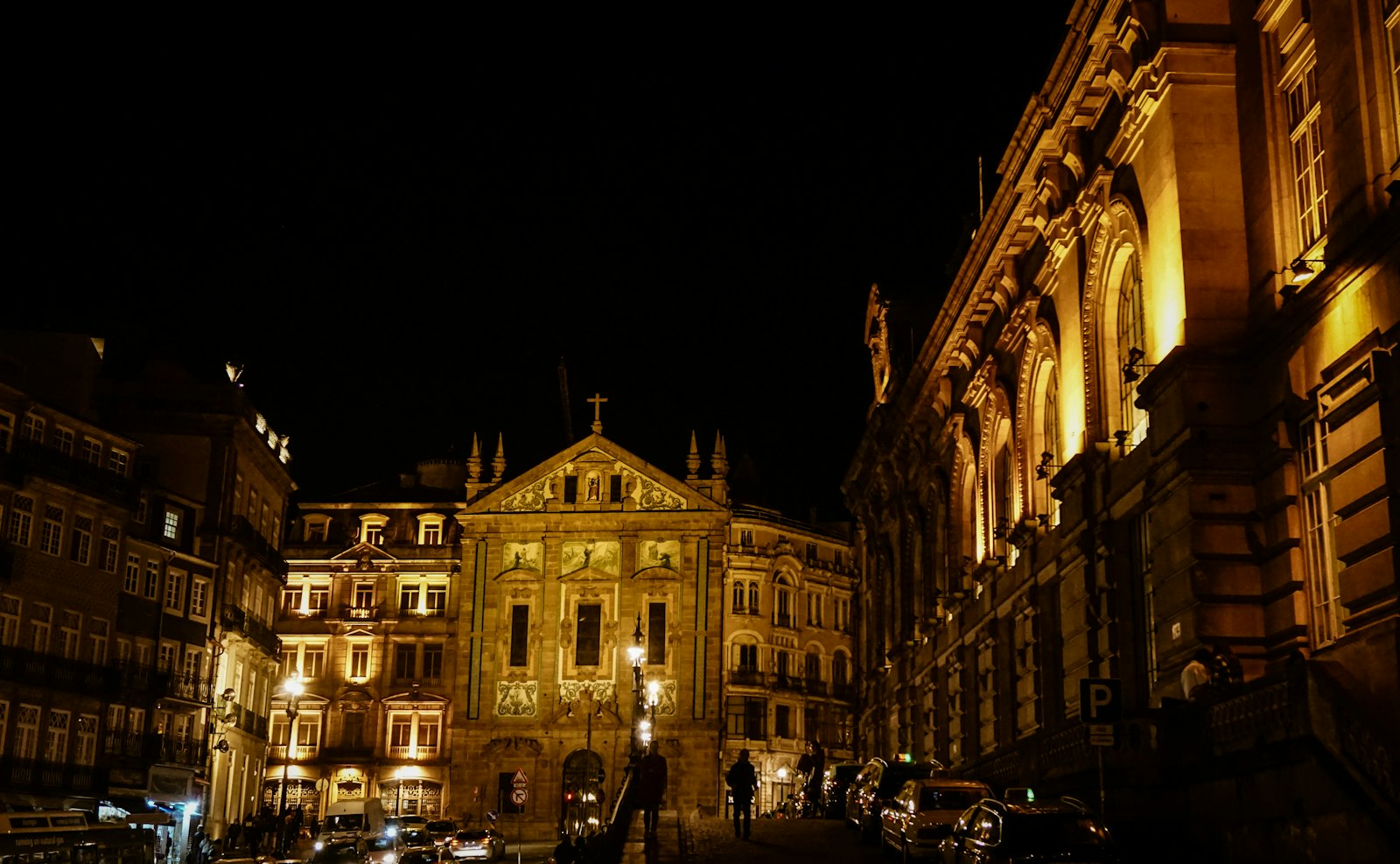 Porto street at night