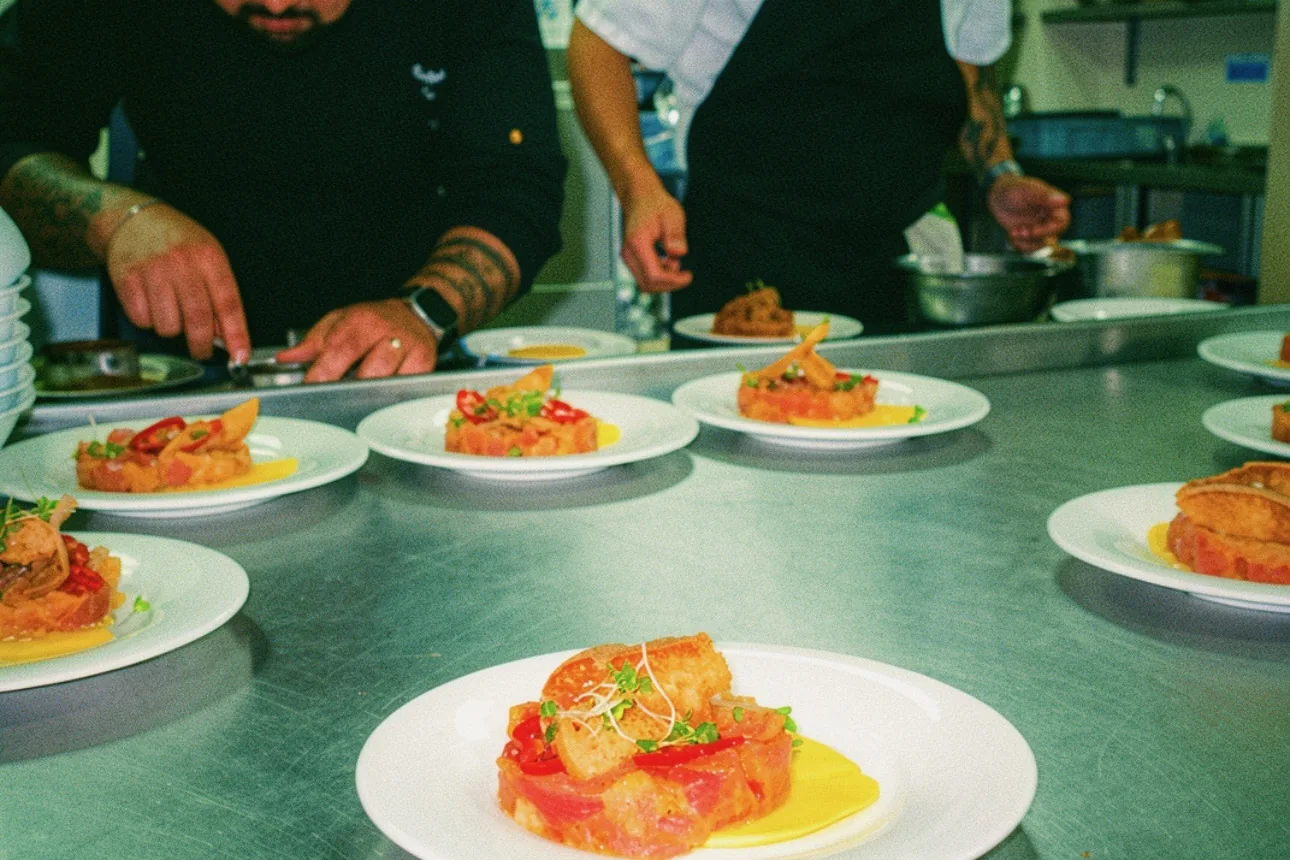Sit-Down Dining, Taverna Catering