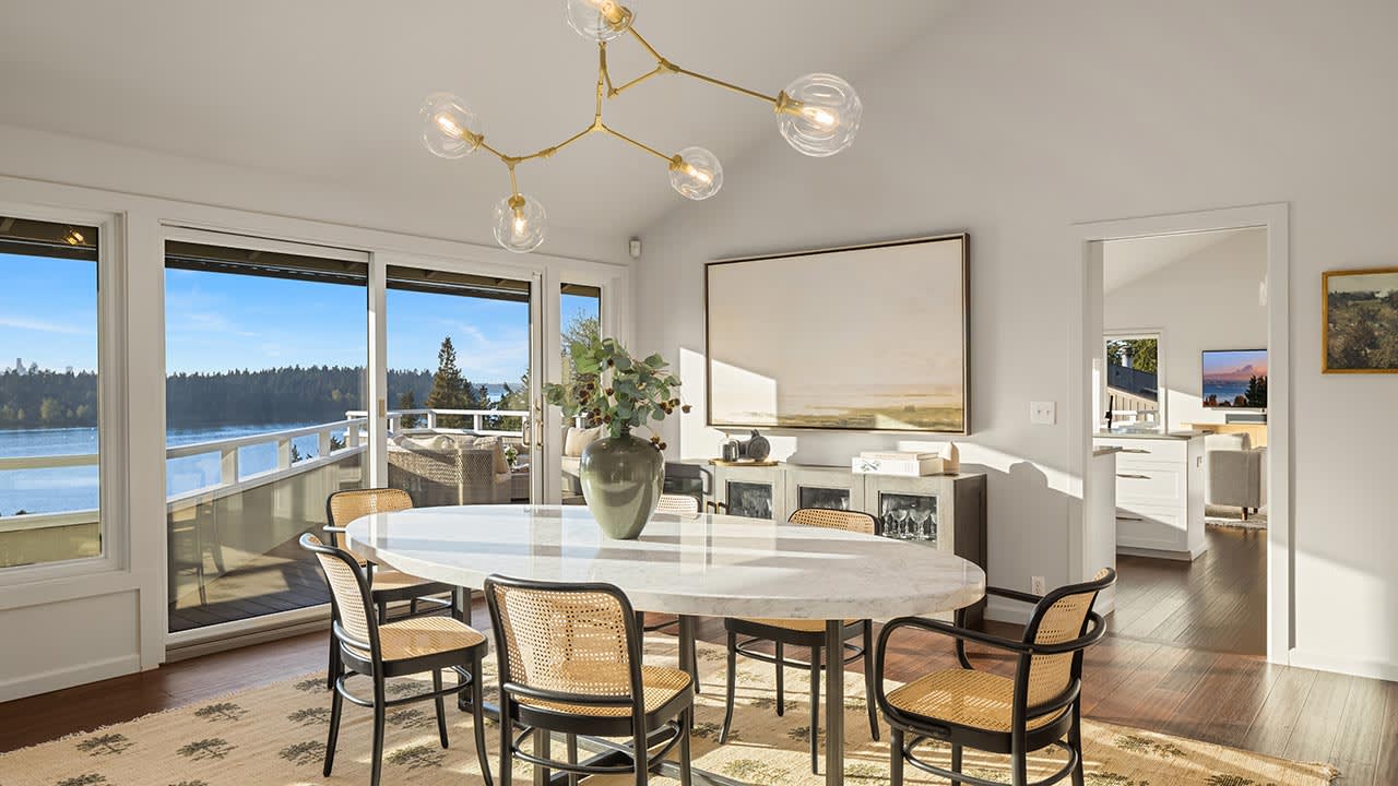 Style Sophistication & Spectacular Views on the Westside