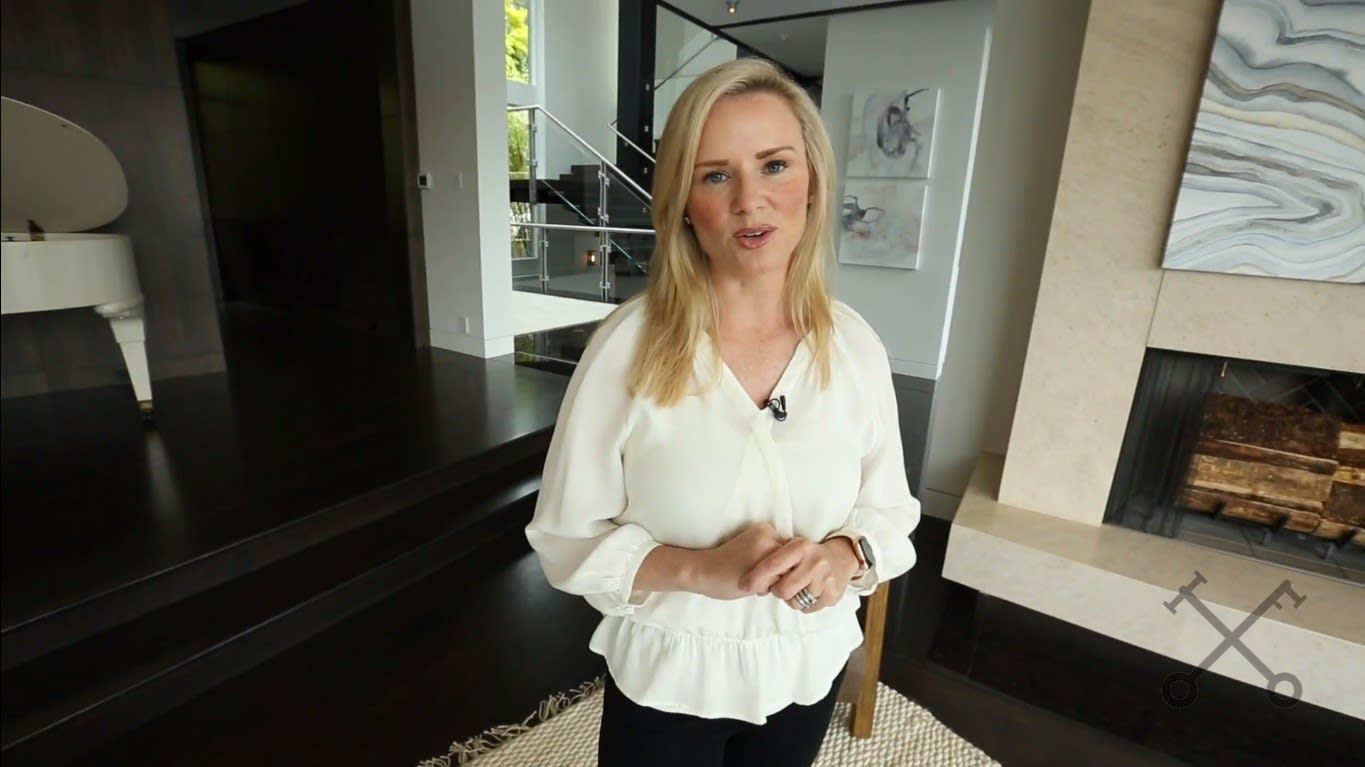 Join Moya for a Tour of The Modern Lakehouse on Mercer Island.