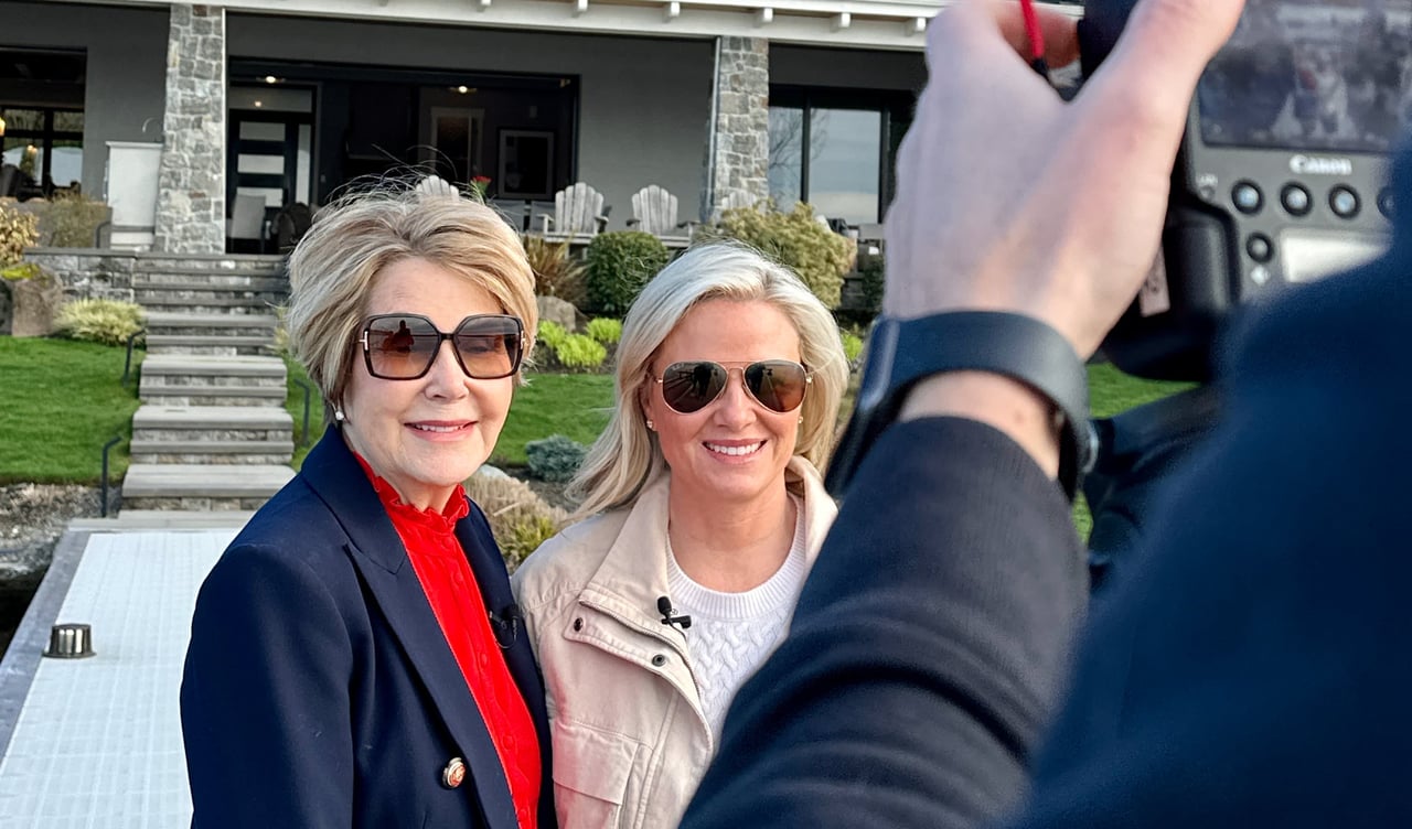 Join Tere & Moya on the Lake in Kirkland