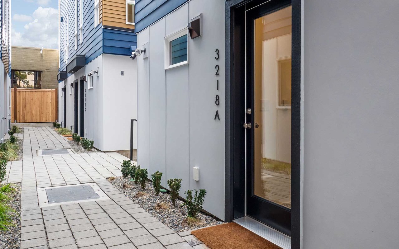3218 15th Avenue West, Unit B, Seattle, WA 98119