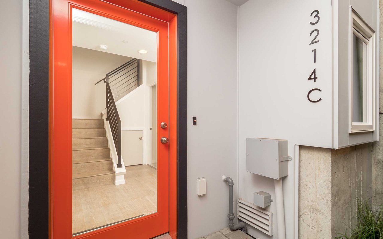 3214 15th Avenue West Unit C, Seattle, WA 98119