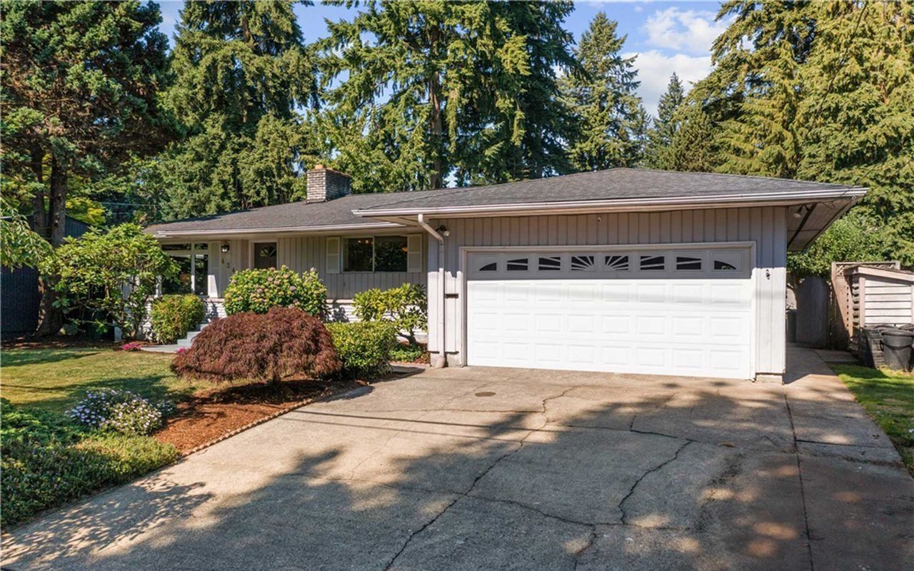 4249 92nd Ave SE, Mercer Island, WA 98040