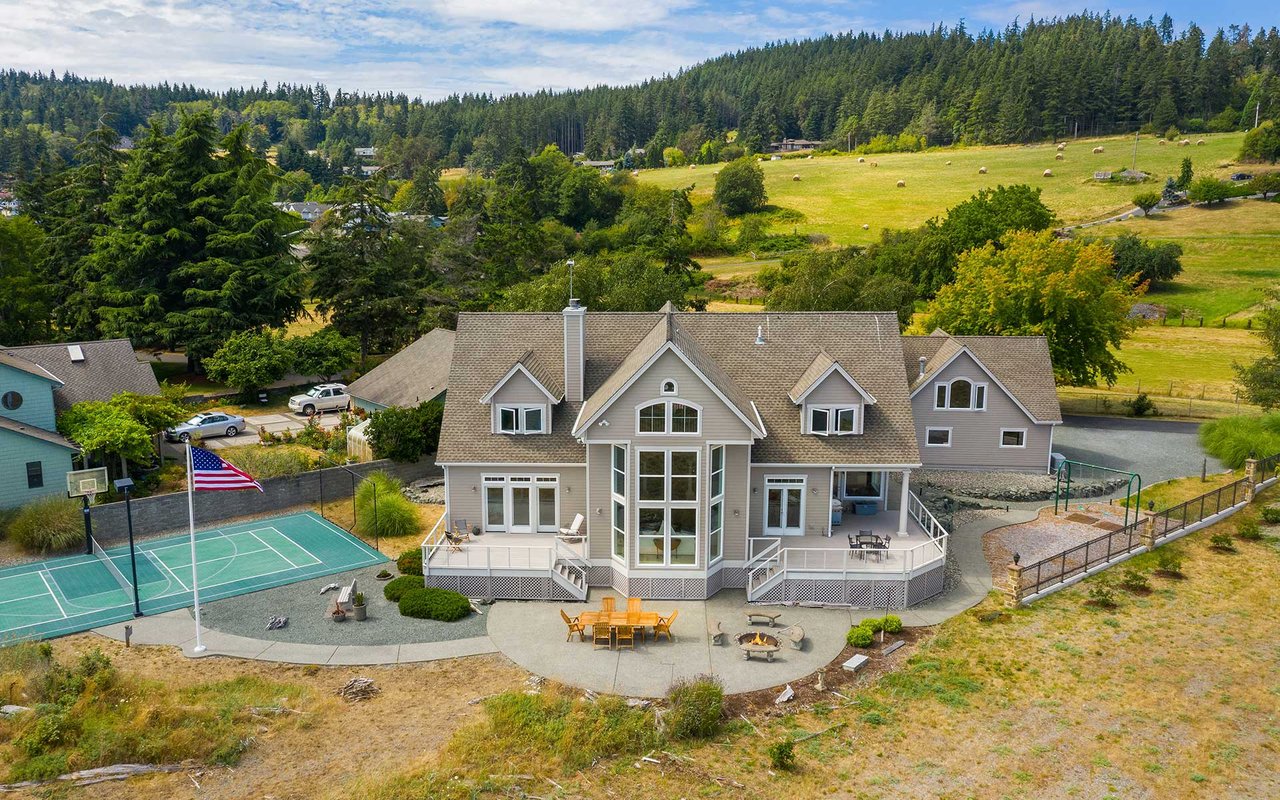 1832 Lola Beach Lane, Oak Harbor, WA 98277
