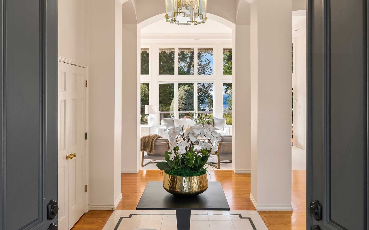 18302 NW Montreux Drive, Issaquah, WA 98027