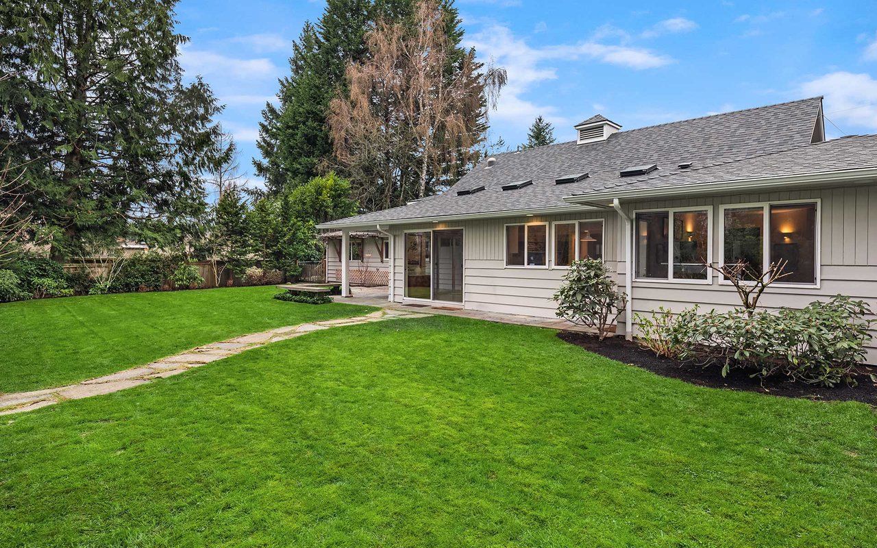 10905 NE 17th Street, Seattle, WA 98004