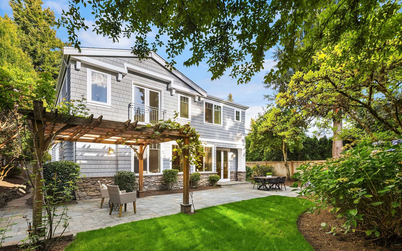 2033 78th Avenue NE, Medina, WA 98039
