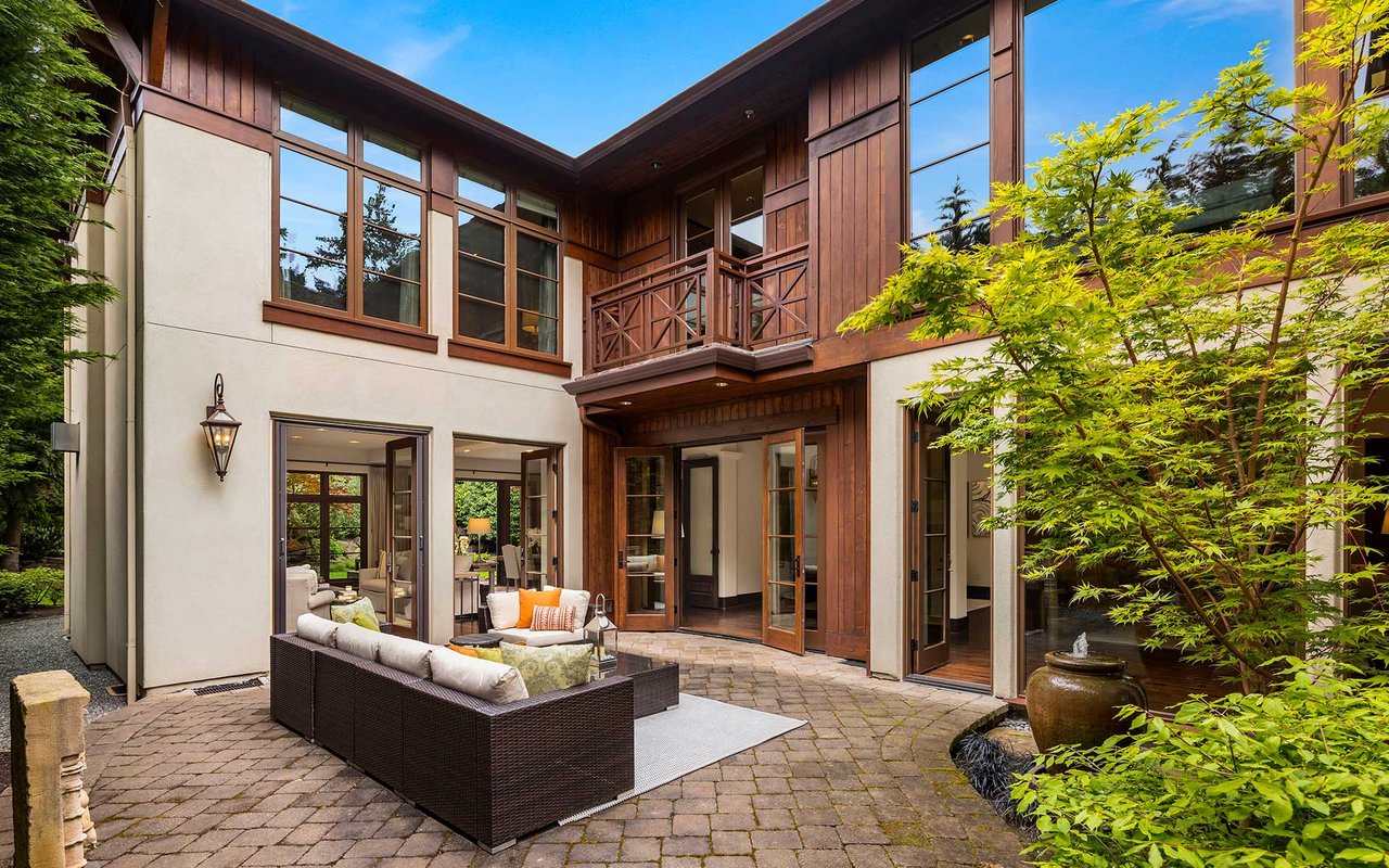7720 Overlake Drive West, Medina, WA 98039