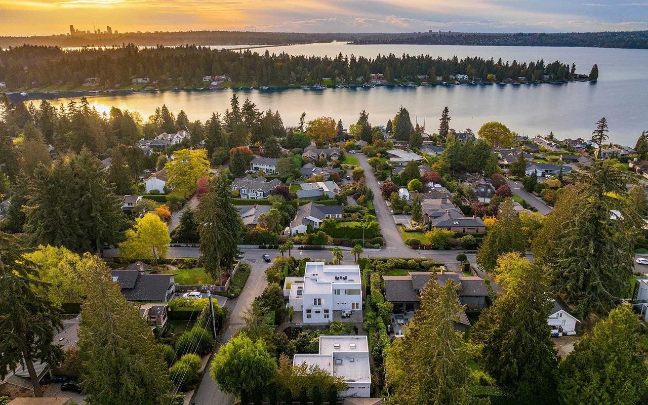 4000 92nd Ave NE, Yarrow Point, WA 98004
