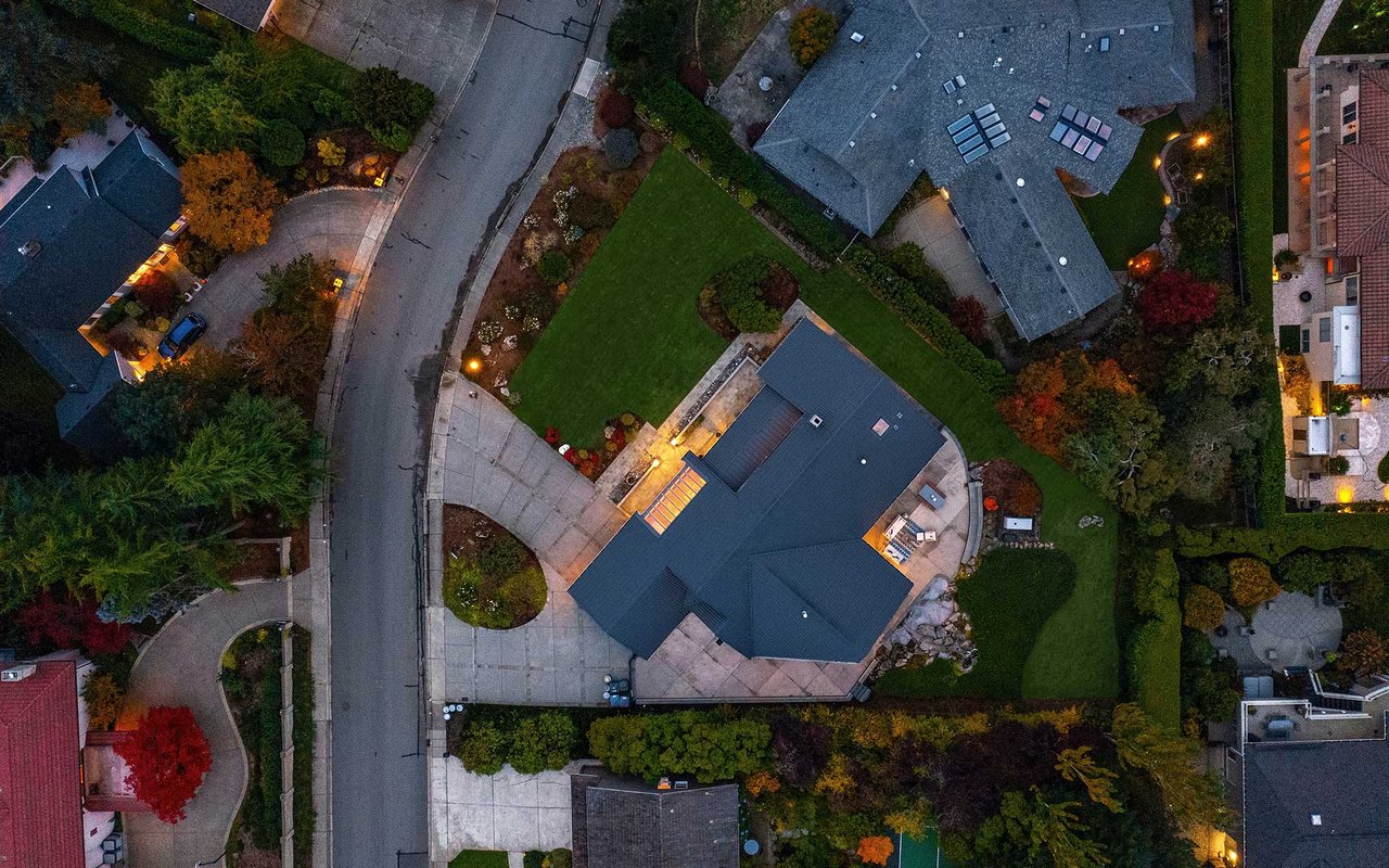9118 NE 13th Street, Clyde Hill, WA 98004
