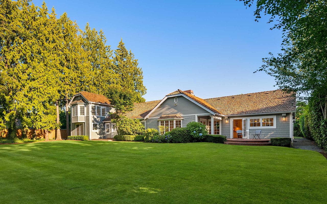 9254 Points Drive NE, Yarrow Point, WA 98004