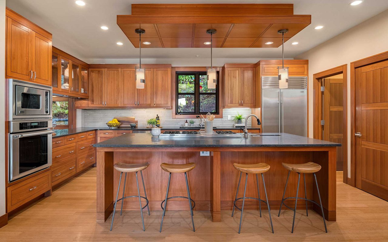 9407 SE Shoreland Drive, Bellevue, WA 98004