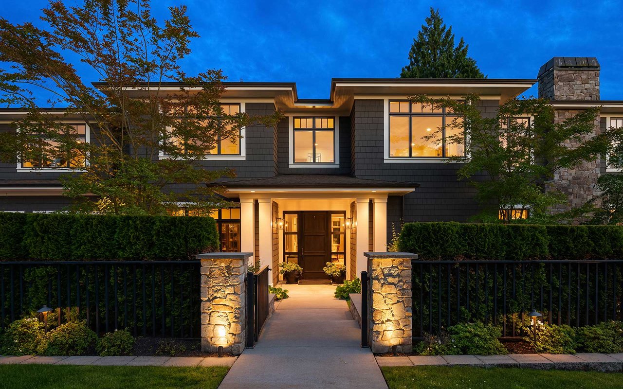 9109 NE 35th Place, Yarrow Point, WA 98004