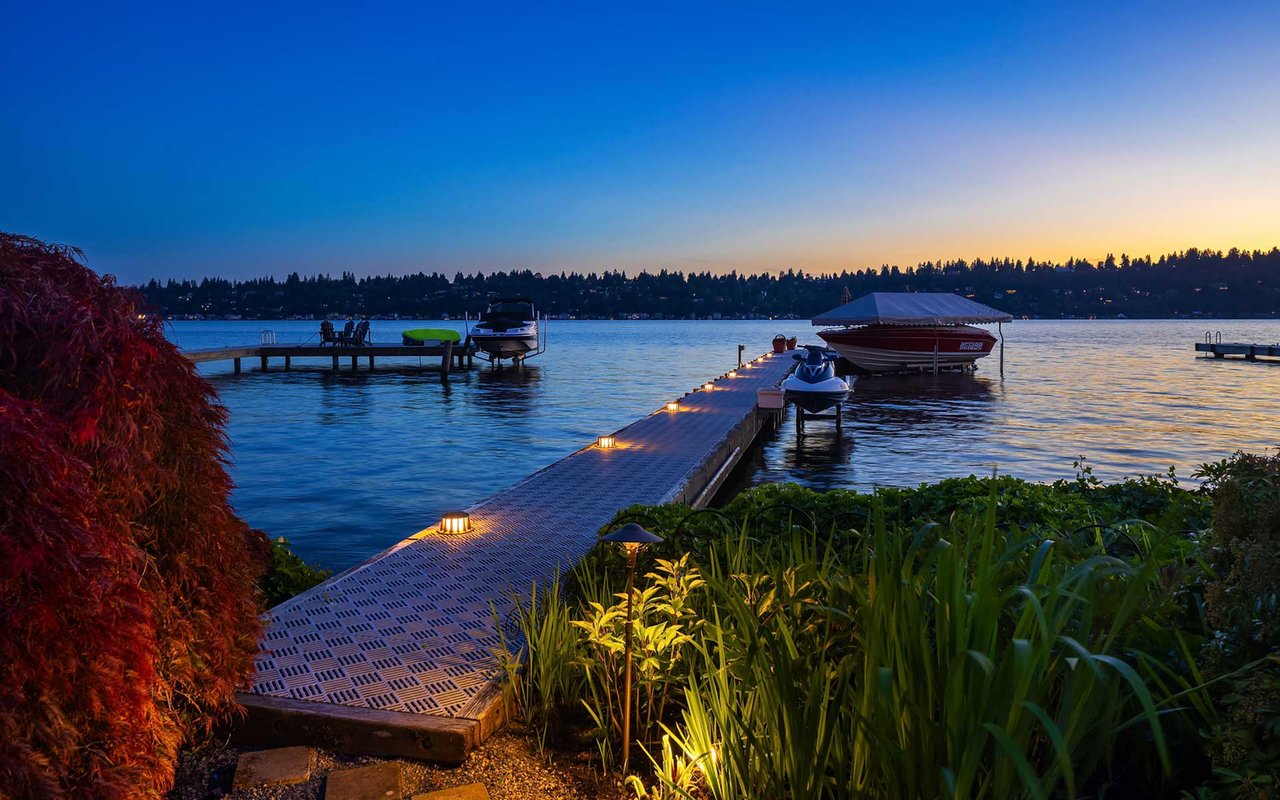 13415 Holmes Point Drive NE, Kirkland, WA 98034