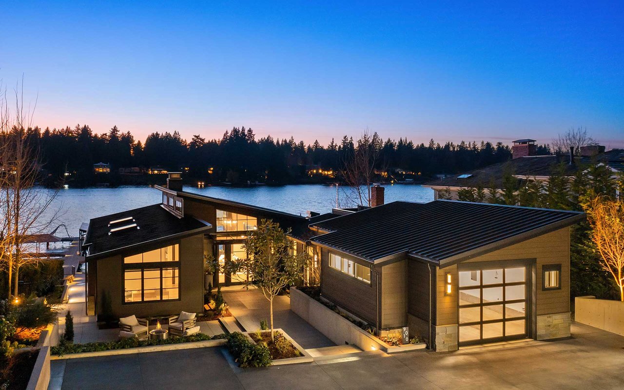 9010 NE 37th Pl, Yarrow Point, WA 98004