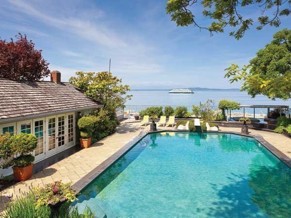Patti Payne: Waterfront mansions liven up the listings