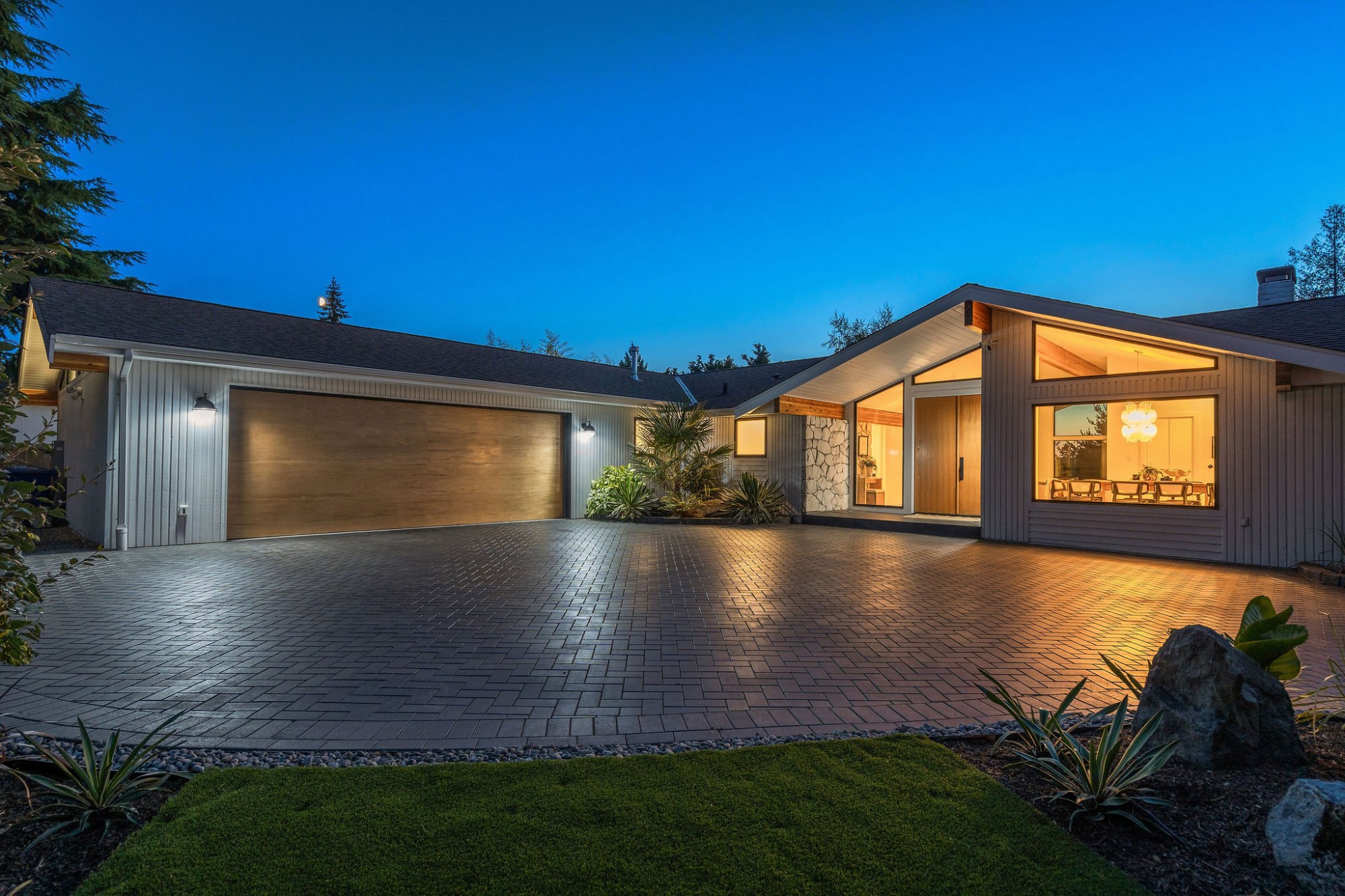 Where Coastal California Cool Meets The Refined Yarrow Point Lifestyle