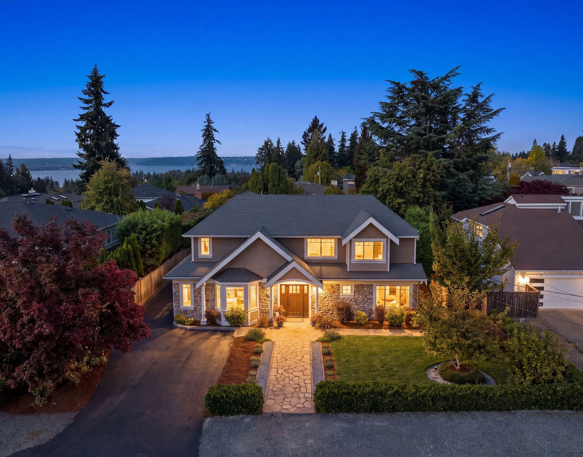 Timeless Elegance With Inviting Indoor-Outdoor Living