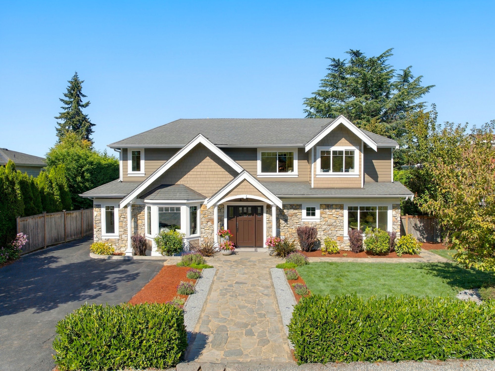 Timeless Elegance With Inviting Indoor-Outdoor Living