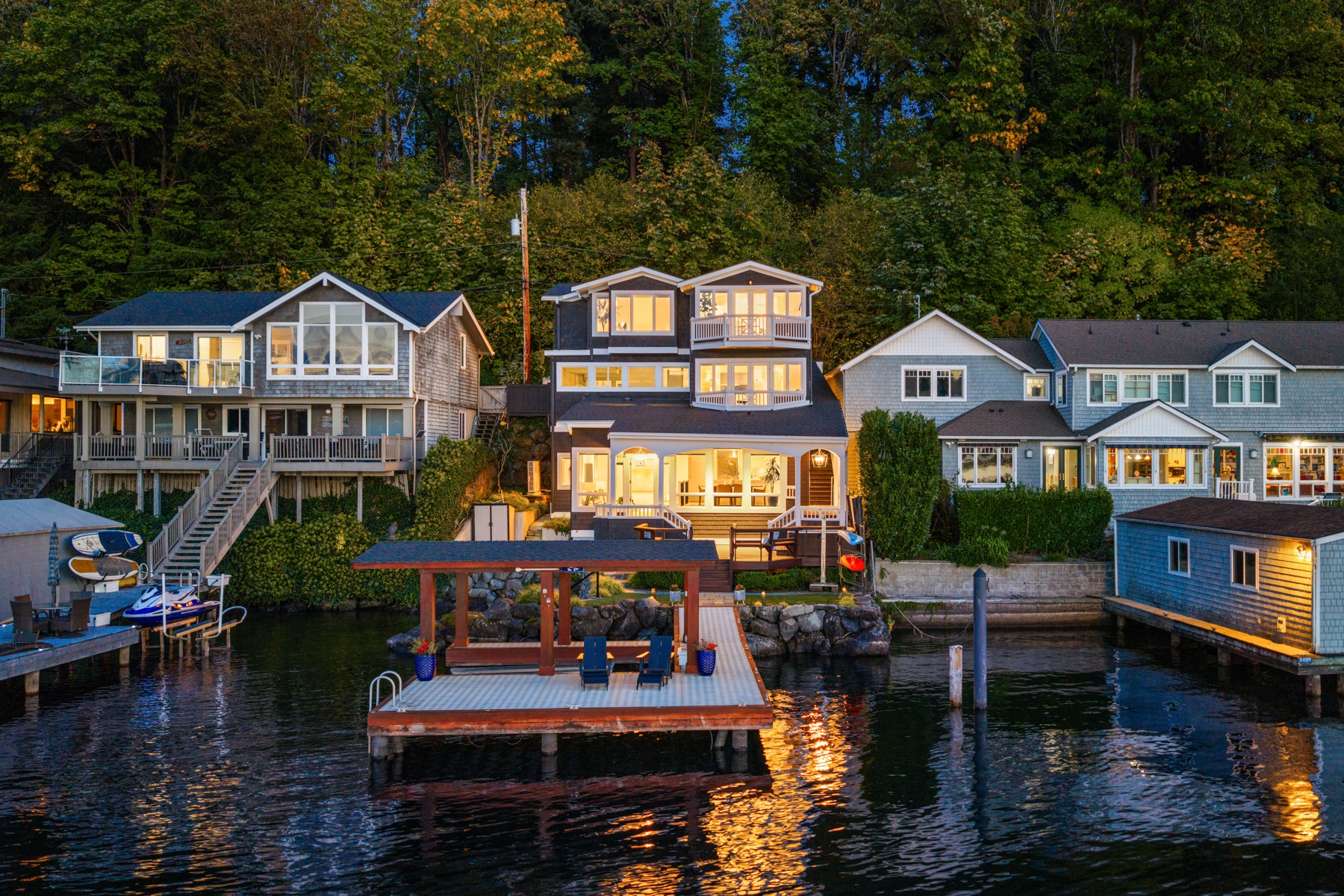 Exceptional Lake Washington Waterfront Living - Private Moorage & Panoramic West-Facing Views