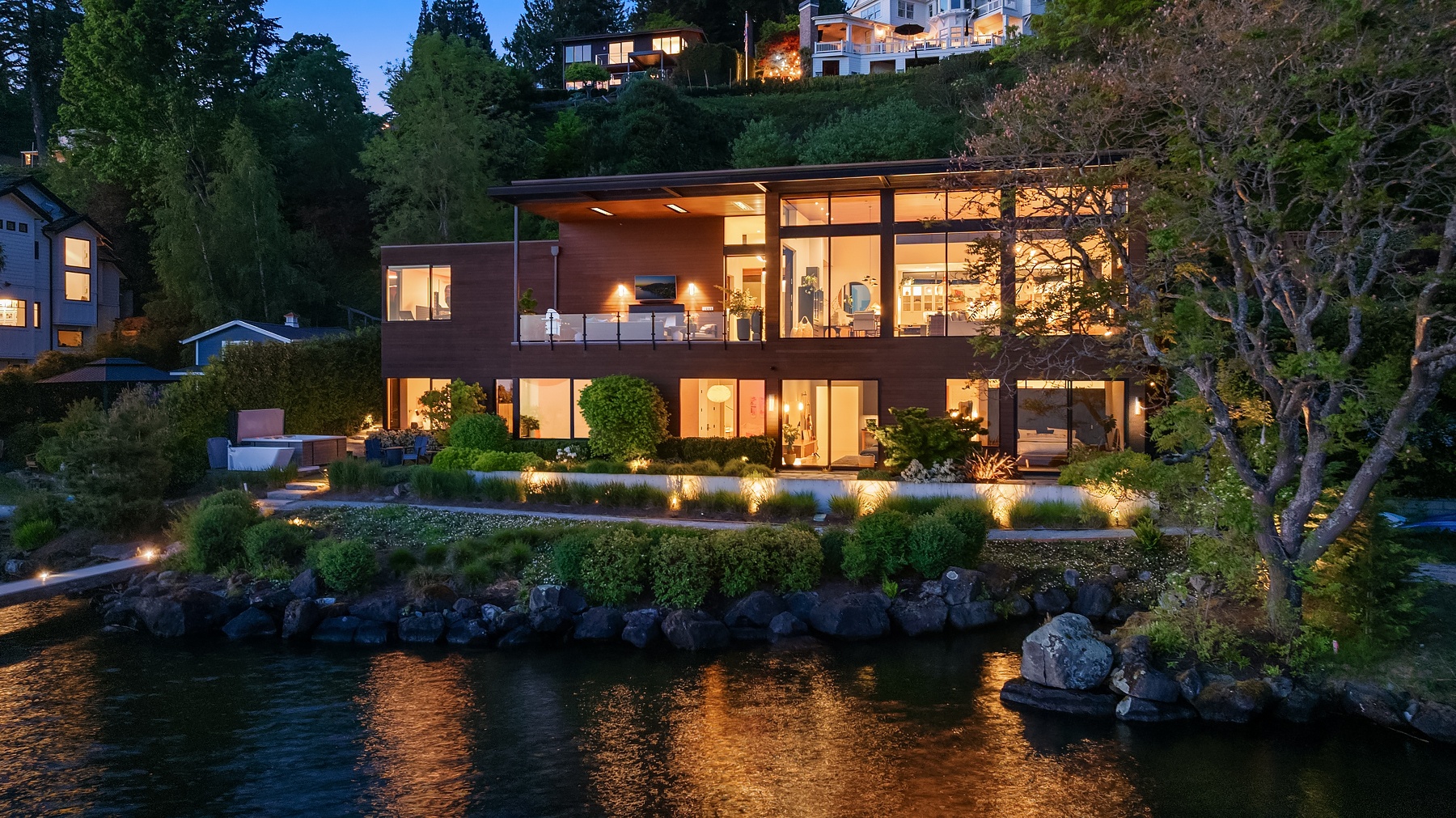Custom Waterfront Residence by Stuart Silk on Mercer Island