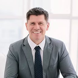Dr. Justin Kennedy
