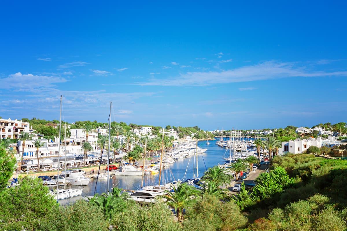 Cala d’Or accommodation with hotels, apartments and villas near the coast