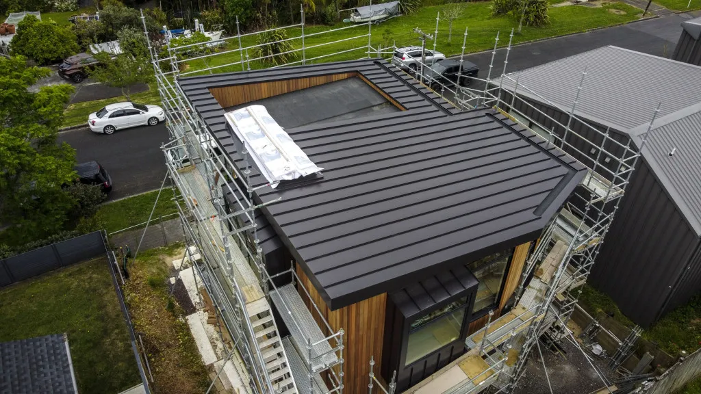 Argie Manuel, Metalhartt Roofing
