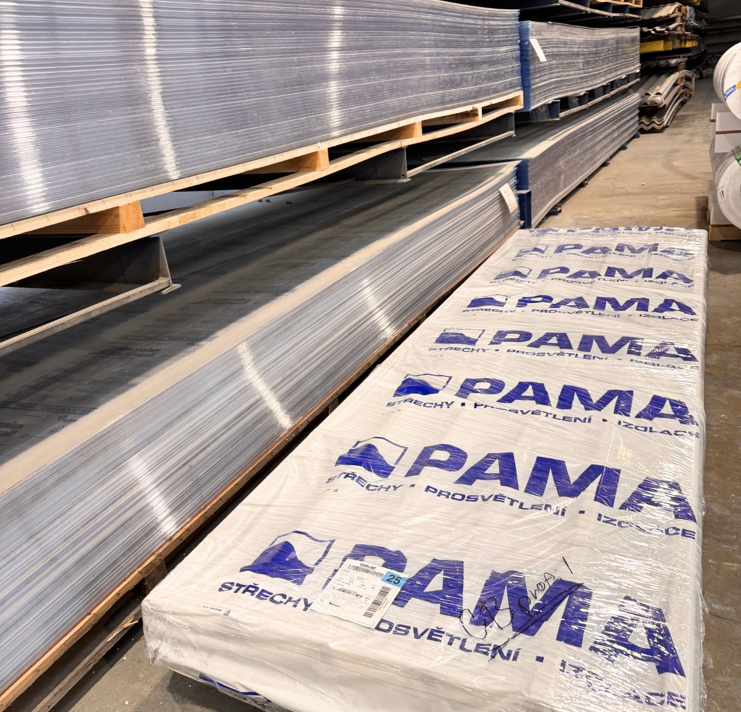 Prodej střešního materiálu ze skladu PAMA