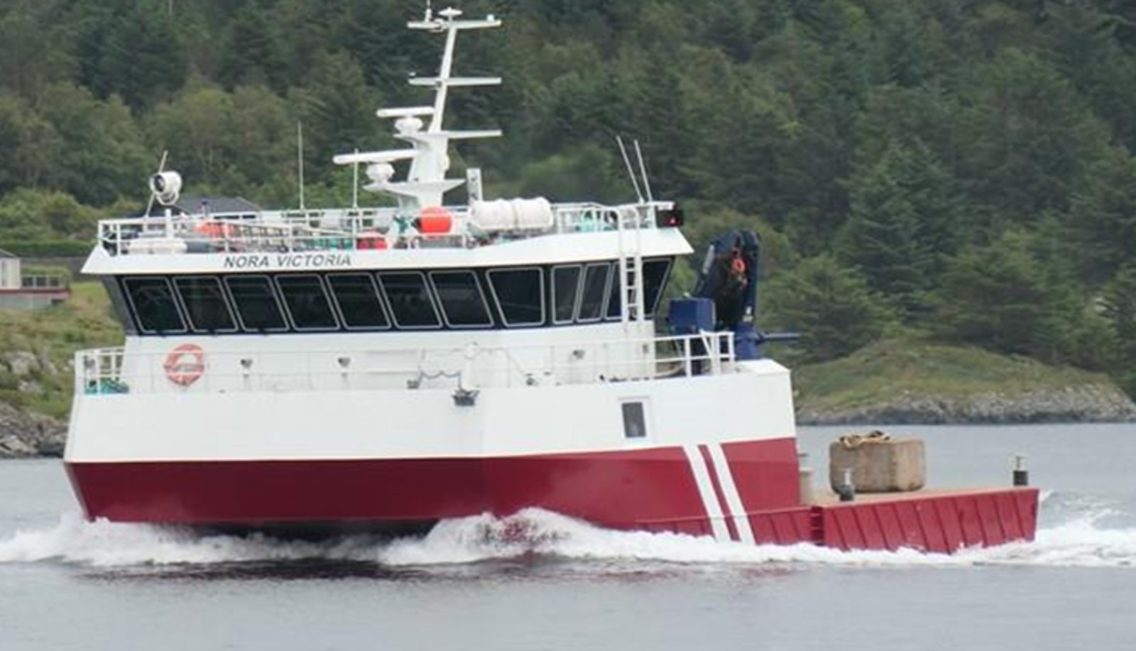 Fosna Victoria, servicefartøy