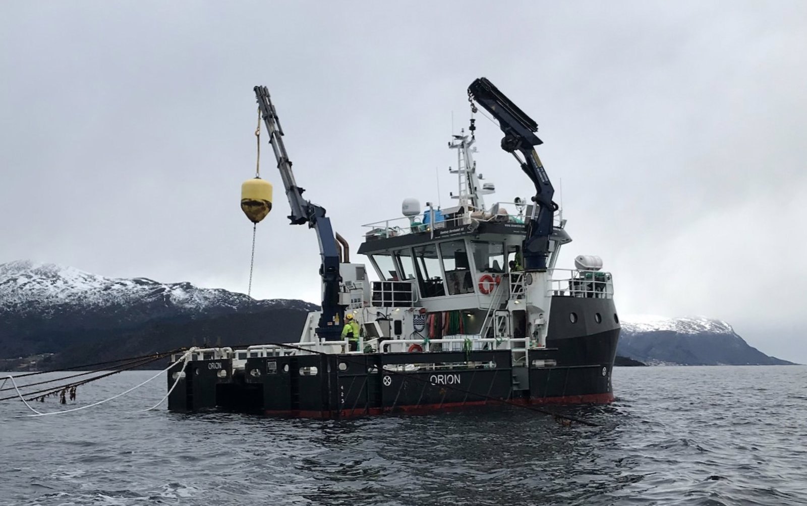 Fosna Odin, servicefartøy