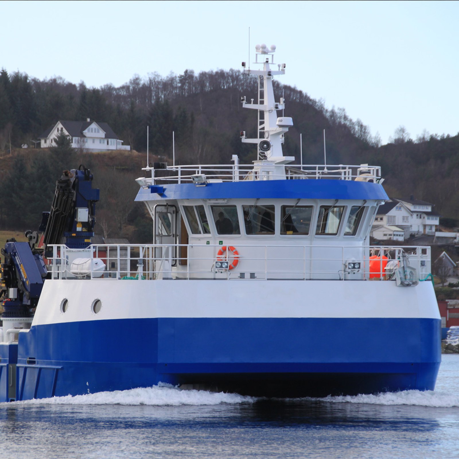 Fosna Safir, servicefartøy