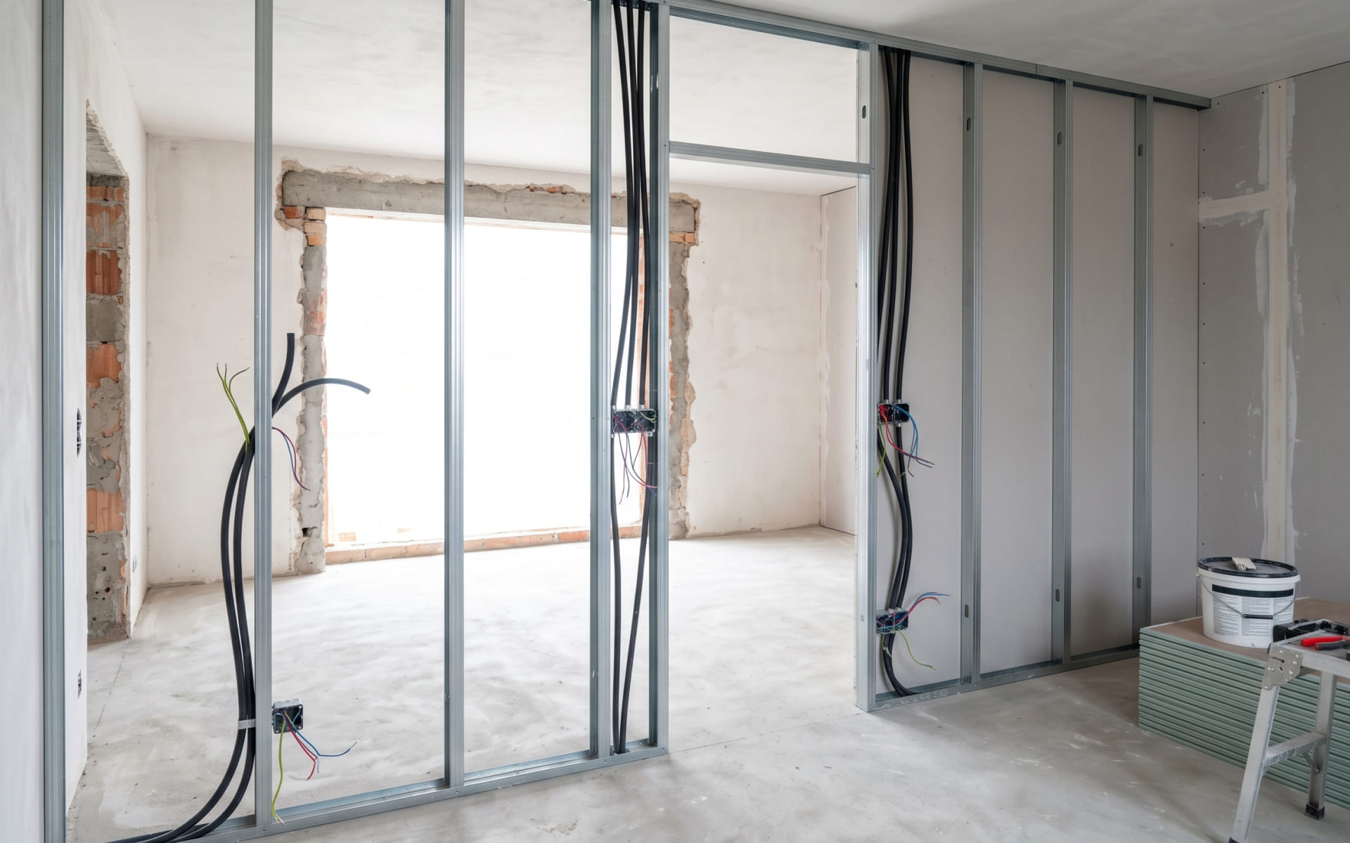 Ratgeber RM-Bauwerk: Ablauf einer Kernsanierung, der 4-Phasen-Plan für Bauherren