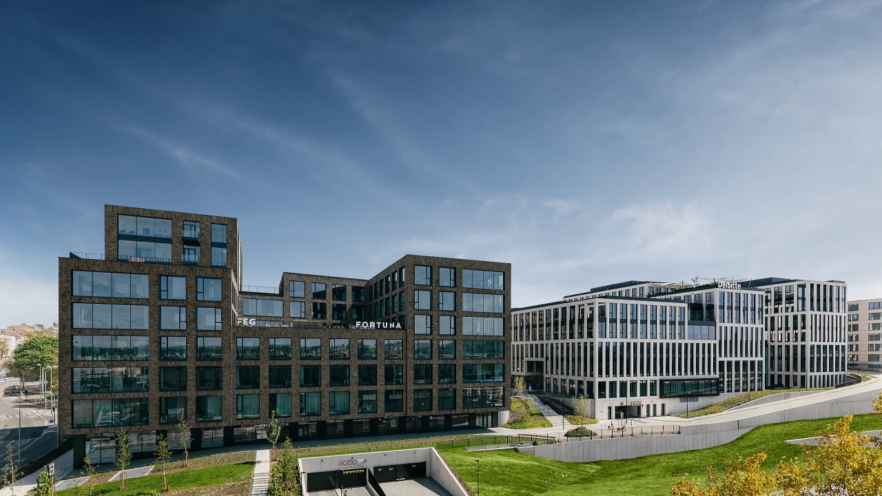Panoramic view of the Churchill I & II office complex
